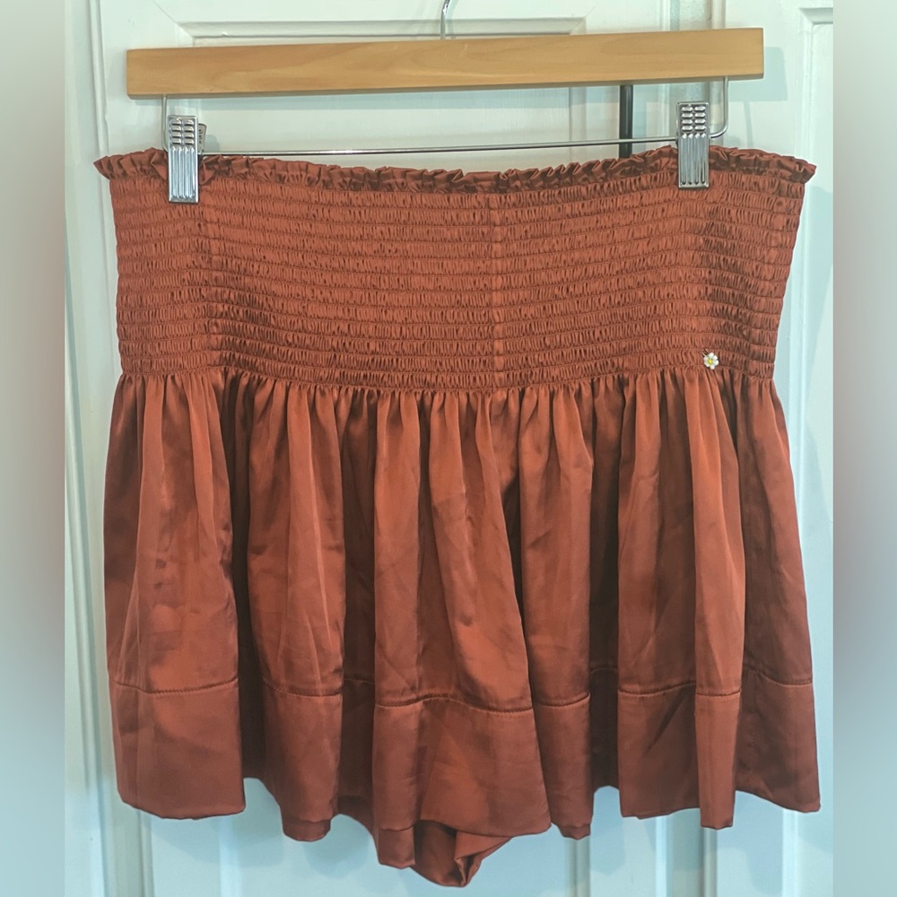 Natural Life Daisy silk skort L/XL Rust color.